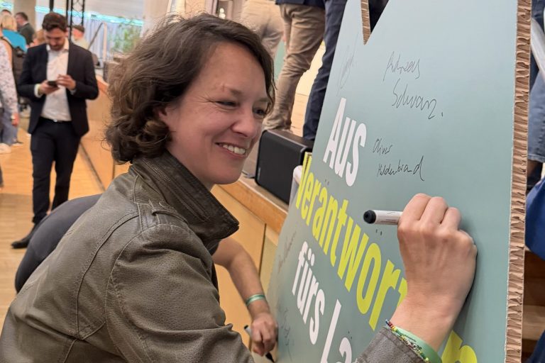 Koalitionsvertrag beschlossen